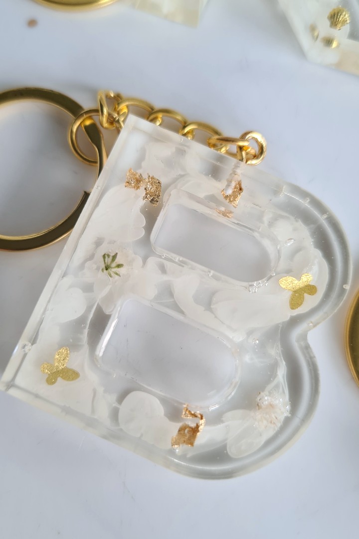 Resin Leef - Alphabet keychain KC0003.2 Alphabet all letters keychain white gold